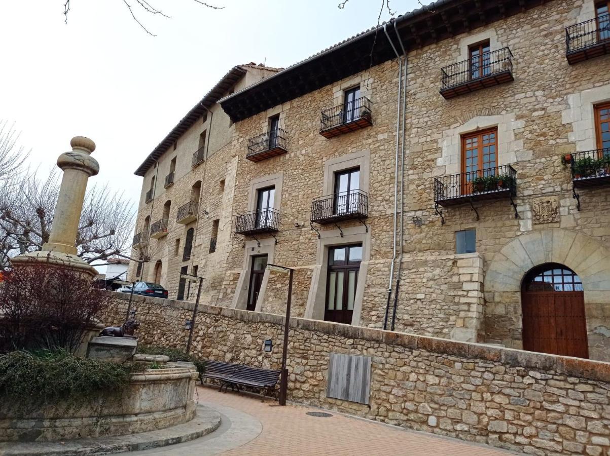 Duplex Dels Estudis Morella Exterior foto