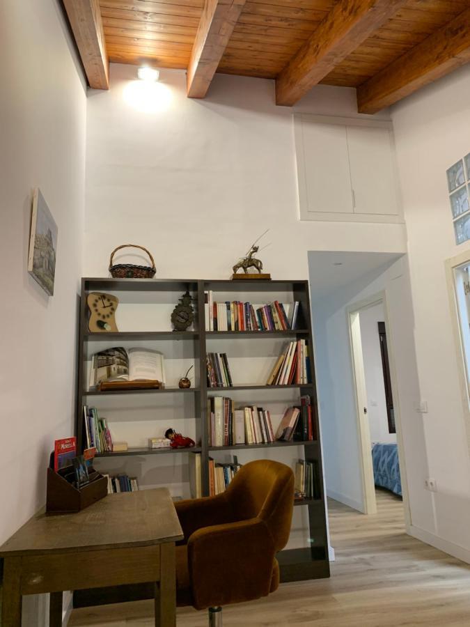 Duplex Dels Estudis Morella Exterior foto